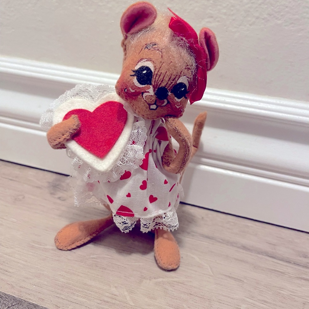 Annalee Valentine mouse girl 6” 1994